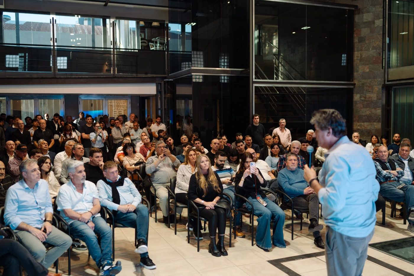 Más de 200 dirigentes de toda la provincia participaron del primer encuentro de RAÍS.